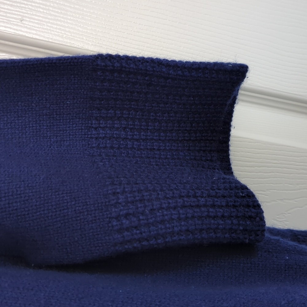 Theory 100% Cashmere Sweater - Picture 7 of 16